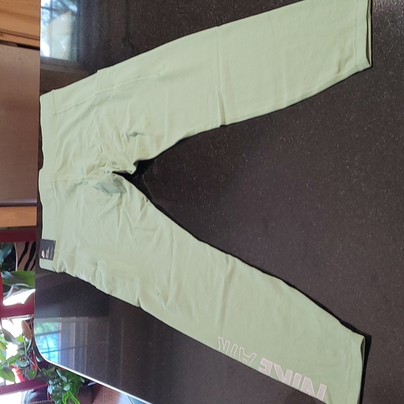 Nike Air Leggings - Picture 8 of 11